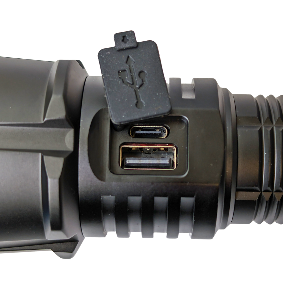 Xtrahunt Titan Power Torch – kraftfull 30W jaktficklampa med OLED